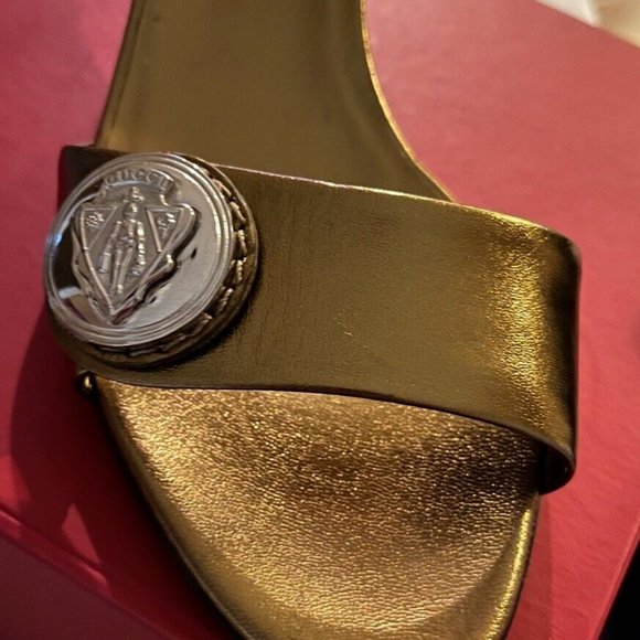 GUCCI HYSTERIA Golden Bronze Heels Logo Crest Slip In Sandals Slides Size 37.5 - Picture 4 of 8